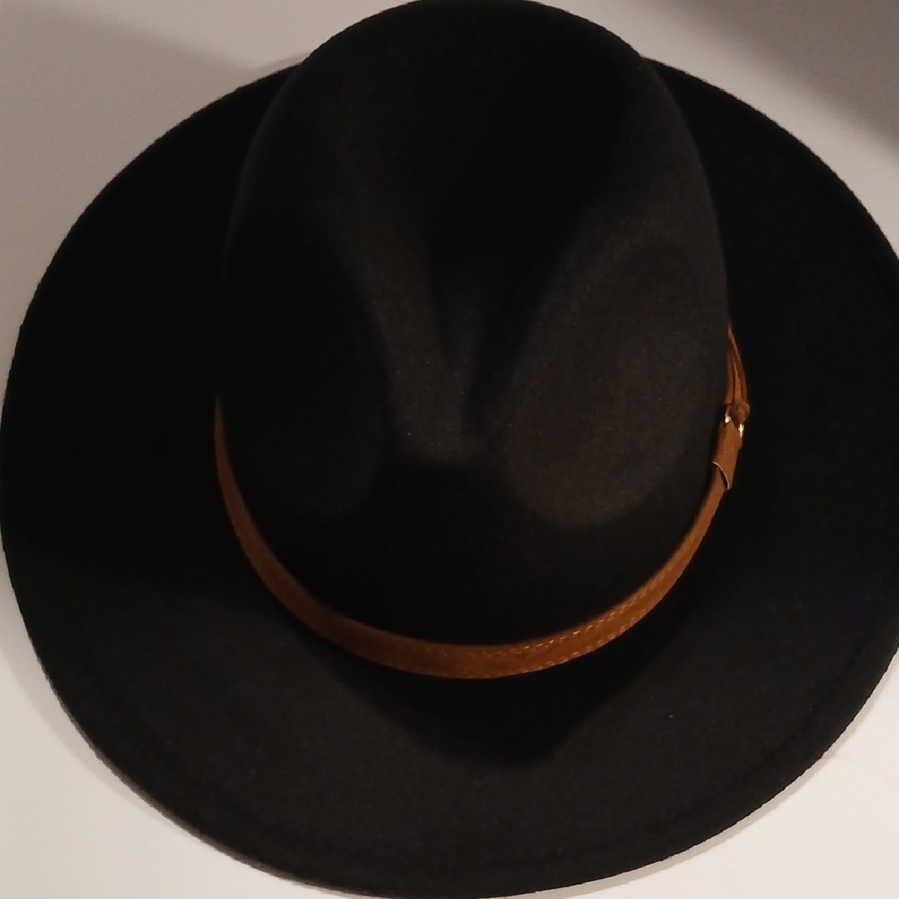 Men's Black Hat with Brown Band